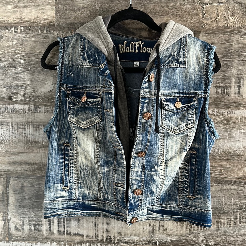 Wallflower Vest